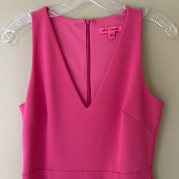 Betsey Johnson  Pink  V Neck Ruffle Flutter Hem Sheath Dress Size 2 Slee… - Picture 2 of 9
